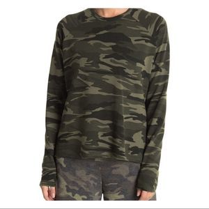 NWT Theo and Spence green camo tee SZ lg